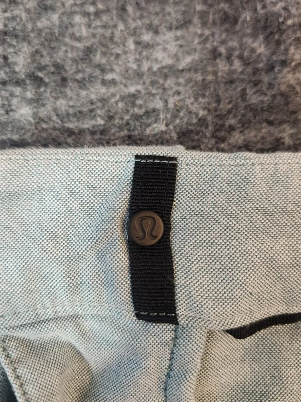 Lululemon Men's Commission Classic Fit Golf Chino Shorts Size 38 Gray Heather